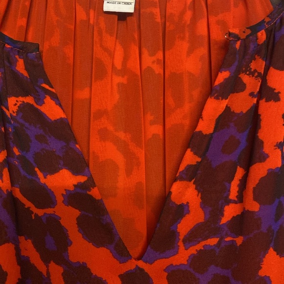 Diane von Furstenberg Hathaway Floral Silk Blouse, Size L Color Red/Purple/Black - Picture 6 of 13